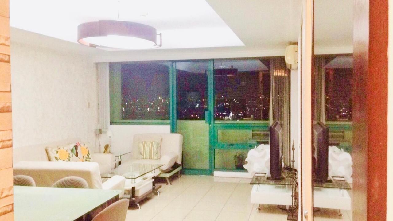 67 Sqm. Condo Unit In Robinson Place Residences Manila Exterior foto
